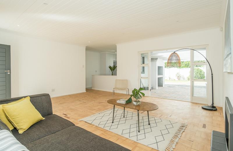 To Let 3 Bedroom Property for Rent in Meadowridge Western Cape